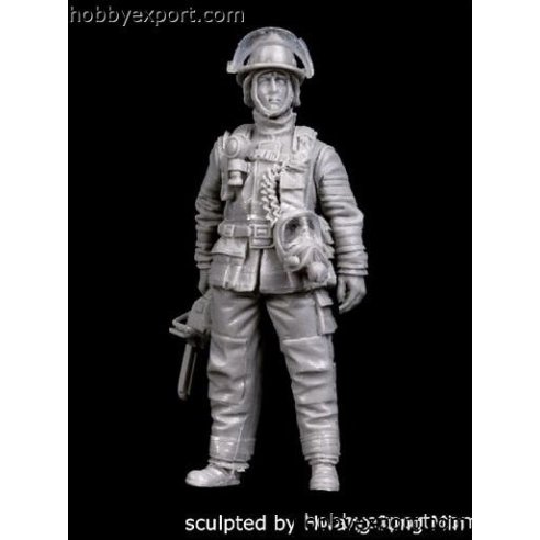 Black Dog   	1 35 KIT  FIREMAN NO.2