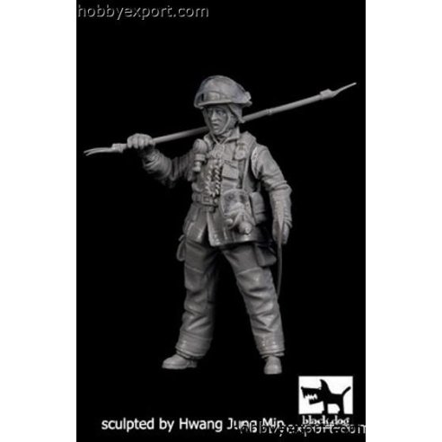 Black Dog    	1 35 KIT FIREMAN NO.1