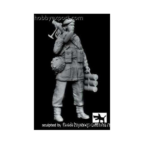 Black Dog  	1 35 KIT BRITISH PARATROOPER NO.3