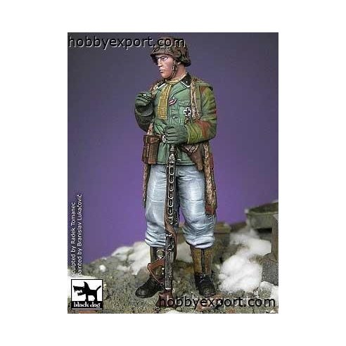 Black Dog  1 35 KIT  LEUTNANT GRENADIER ARDENNES 1945