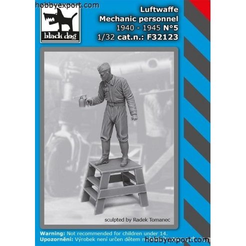 Black Dog  	1 32 KIT  LUFTWAFFE MECHANIC PERSONNEL 1940 TO 1945 NO.5