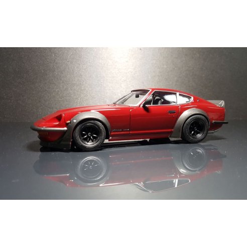 Aoshima 		1 24 KIT  Nissan S30 Fairlady Z Aero Custom Version 2 75