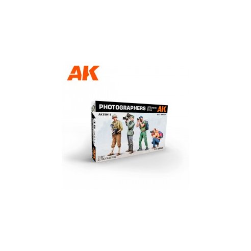 AK INTERACTIVE 1/35 Photographers Different Eras