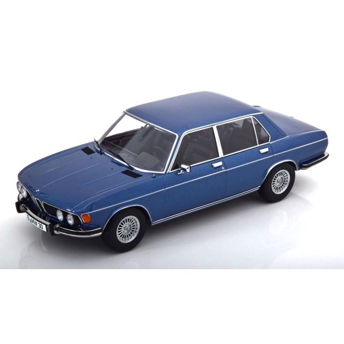 KK-Scale BMW 3.0S E3 2.SERIES BLUE METALLIC 1971 1/18