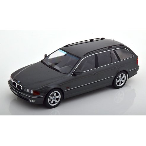 KK-Scale BMW 540i E39 TOURING GREY METALLIC 1997 1/18