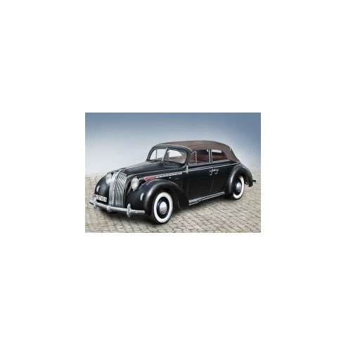 ICM 1/24 Admiral Cabriolet with open cover, WWII German Passenger Car