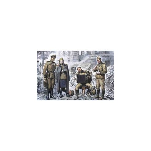 ICM 1/35 May 1945 (4 figures - 1 officer, 2 soldiers, 1 military servicewoman)