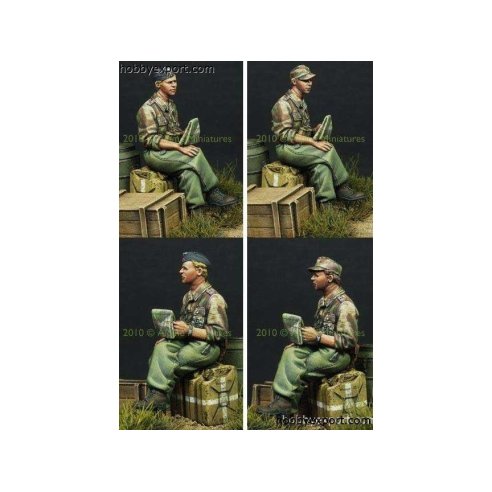 Alpine Miniatures 	1 35 KIT (MAQUETTE) GERMAN PANZER OFFICER IN SUMMER